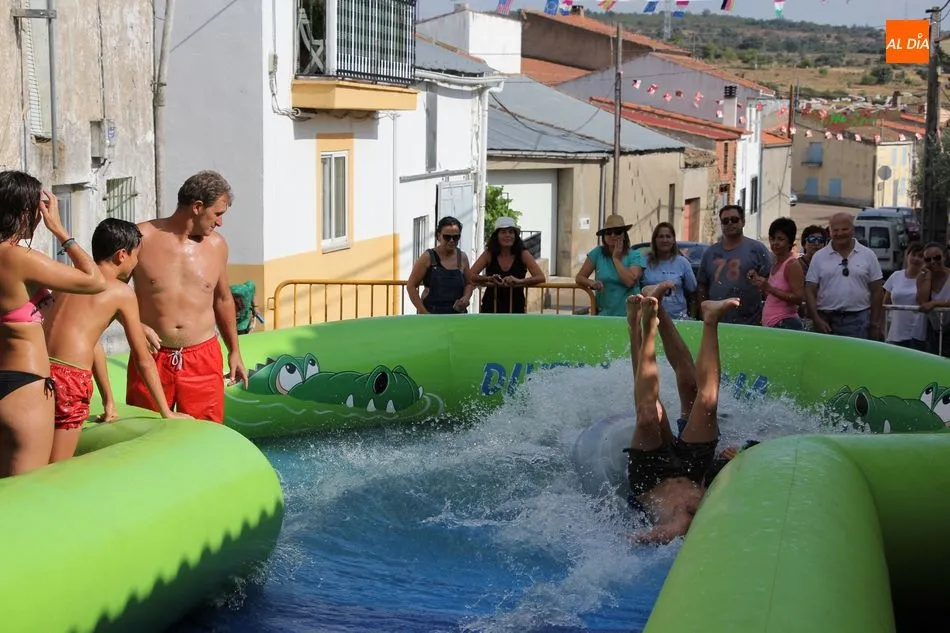 Foto 5 - Un gran tobog&aacute;n acu&aacute;tico como aperitivo de las fiestas  