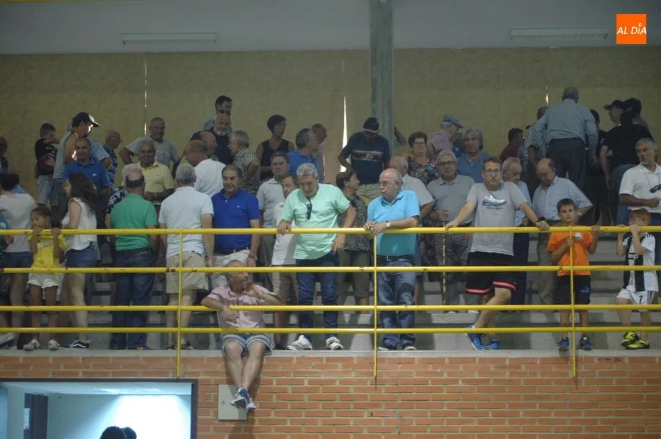 Foto 3 - La pelota a mano, protagonista de una nueva jornada festiva en Villavieja de Yeltes  
