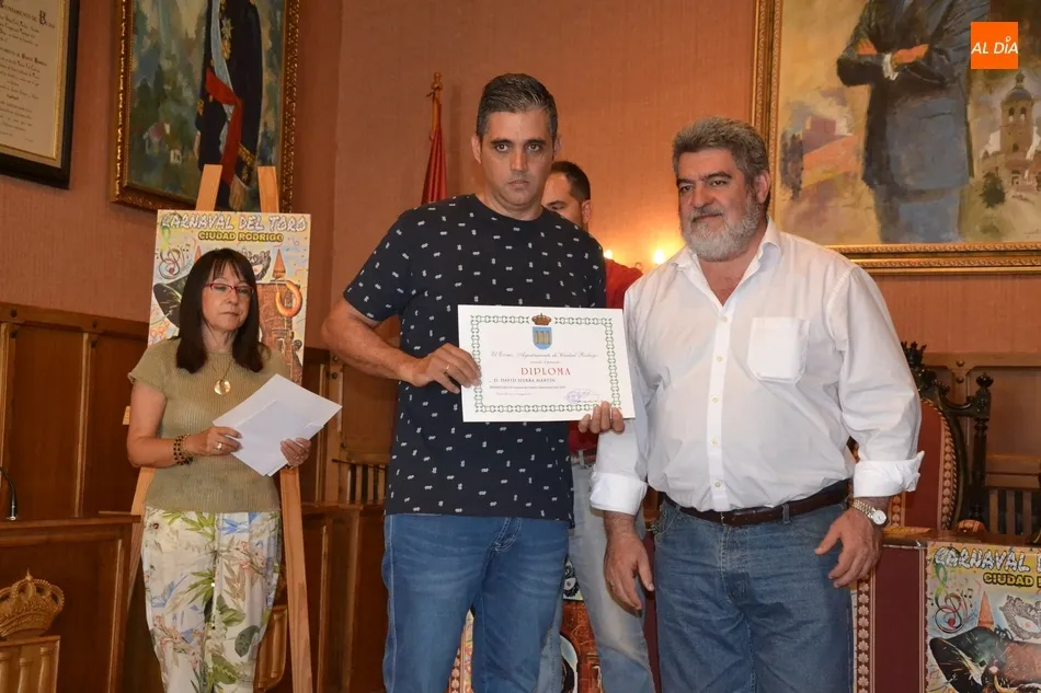 Foto 11 - David Sierra Mart&iacute;n recibe 726&euro; como autor del cartel del Carnaval, cuyos posters ya est&aacute;n...