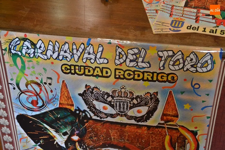 Foto 2 - David Sierra Mart&iacute;n recibe 726&euro; como autor del cartel del Carnaval, cuyos posters ya est&aacute;n...