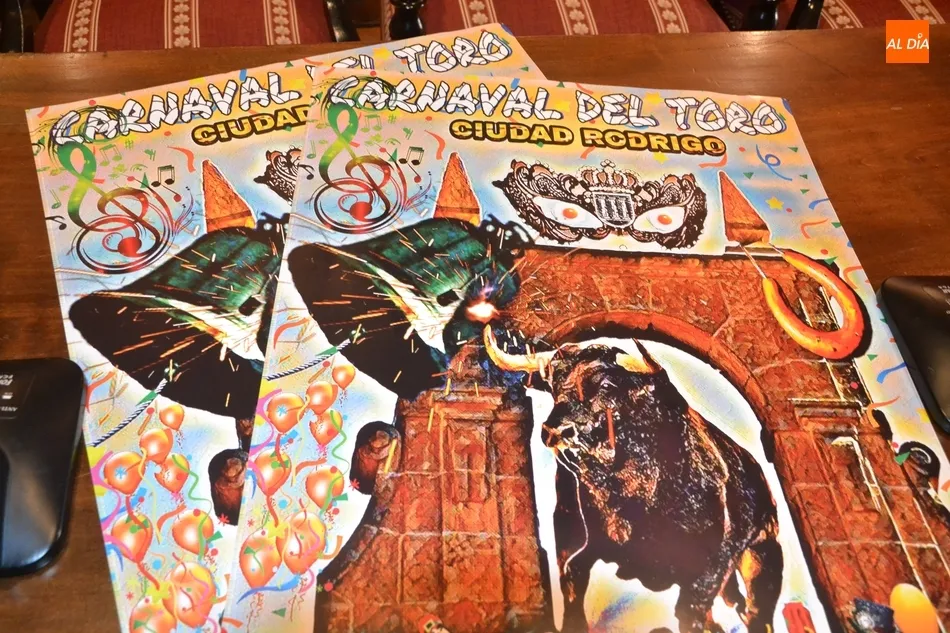 Foto 3 - David Sierra Mart&iacute;n recibe 726&euro; como autor del cartel del Carnaval, cuyos posters ya est&aacute;n...