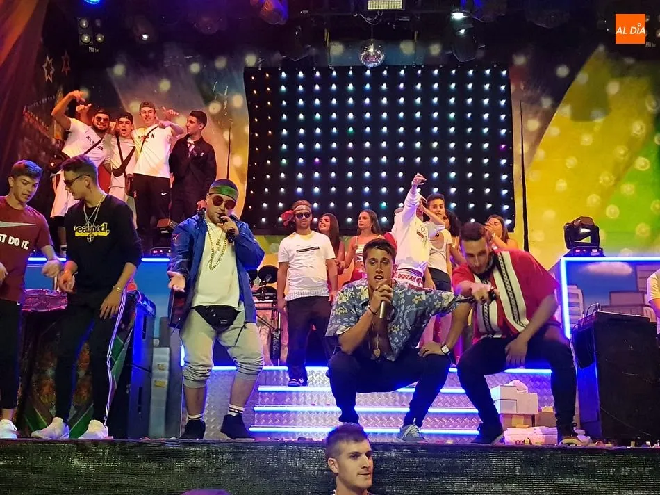 Foto 3 - La pe&ntilde;a Karpi&ntilde;as triunfa en el concurso de playback
