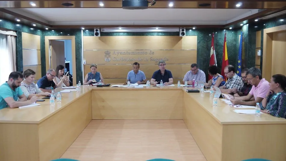 El alcalde, Pedro Samuel Martín, interviene durante el pleno municipal.