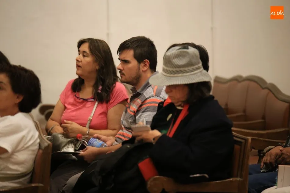 Foto 2 - Arranca con &eacute;xito en la Universidad el Encuentro de Poetas en Red