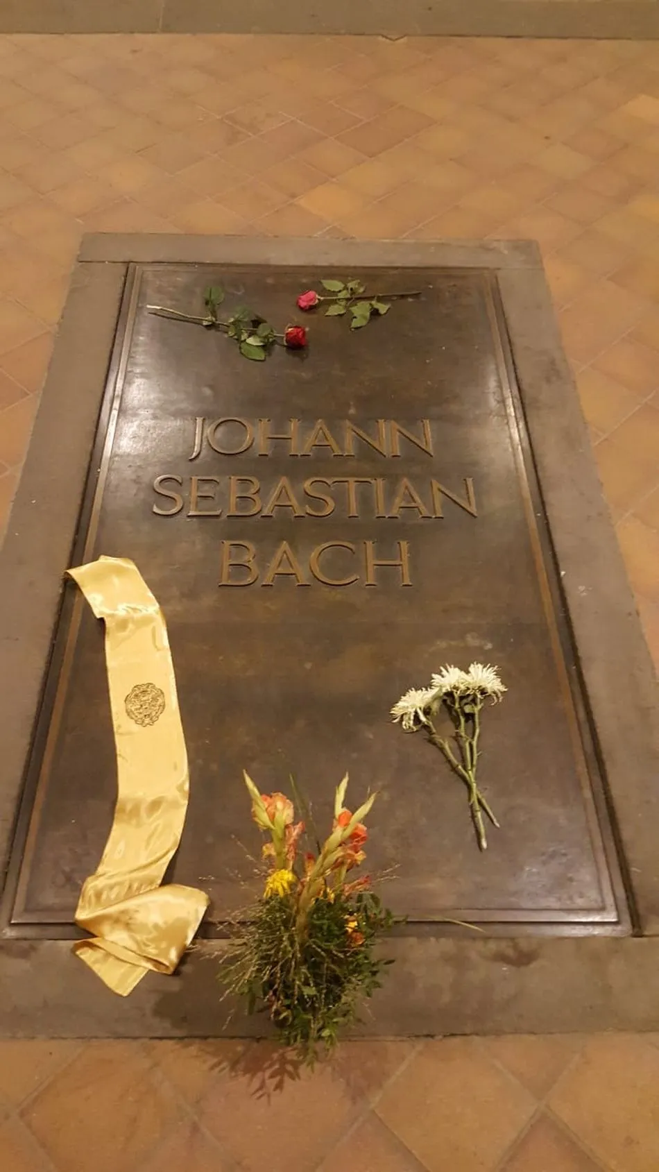 Foto 2 - Actuaci&oacute;n hist&oacute;rica del Coro de la UPSA 'Tom&aacute;s Luis de Victoria' ante la tumba de Bach