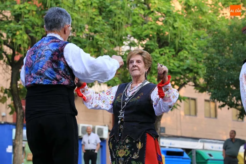 Foto 3 - Contin&uacute;an durante el fin de semana las fiestas de Comuneros Alto del Rollo