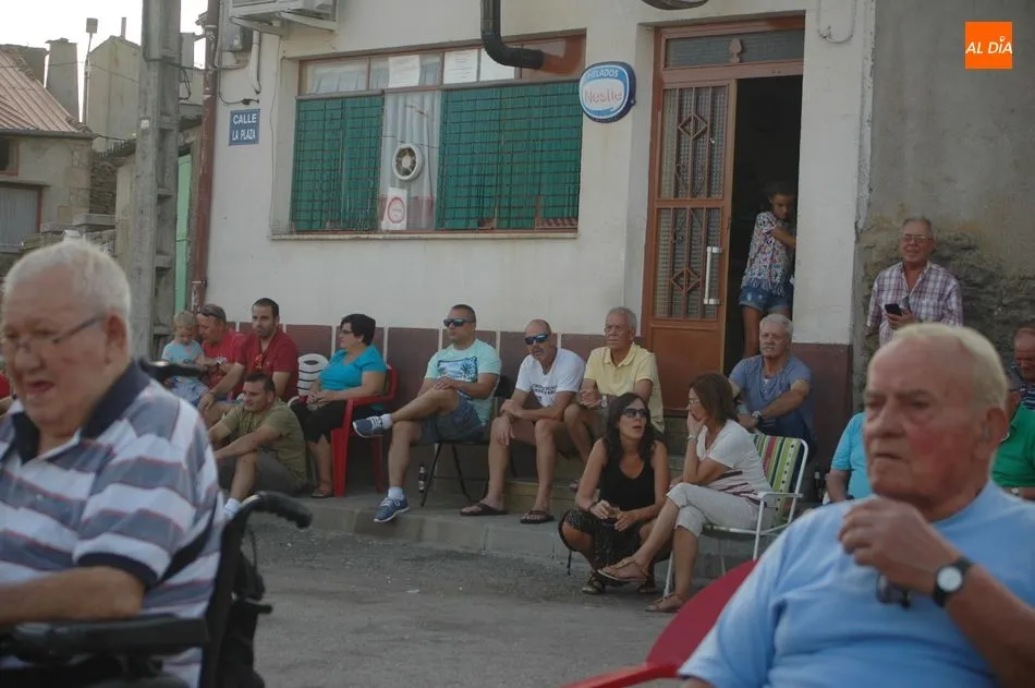Foto 10 - Disputado partido de pelota en Encinasola de los Comendadores  