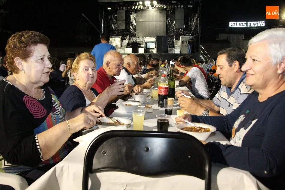 Foto 7 - Degustaci&oacute;n de caldereta de ternera para coger fuerzas en Encinasola de los Comendadores  
