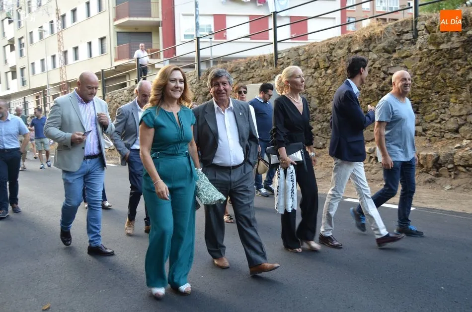 Foto 10 - El Alcalde inaugura las casetas marcando el inicio de los diez d&iacute;as de fiesta en B&eacute;jar  