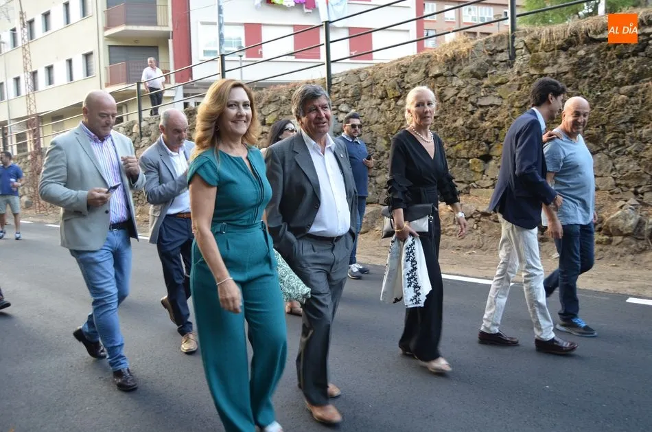 Foto 9 - El Alcalde inaugura las casetas marcando el inicio de los diez d&iacute;as de fiesta en B&eacute;jar  