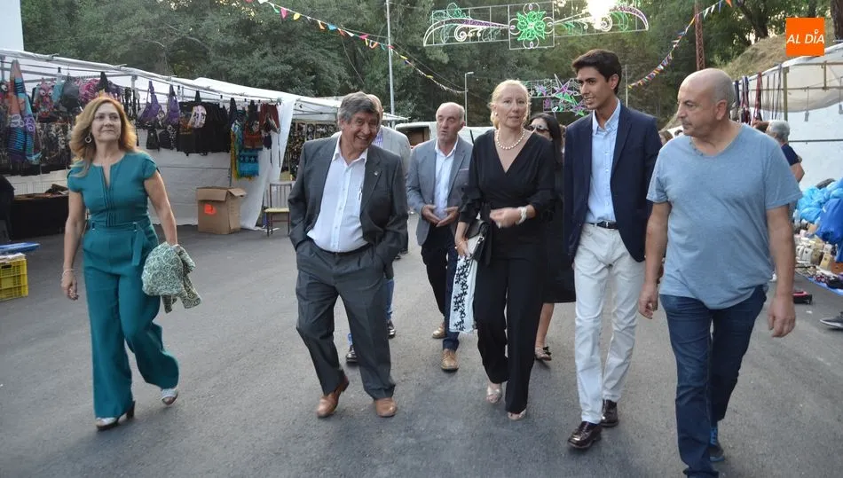 La Corporación municipal inaugura las casetas del Recinto Ferial