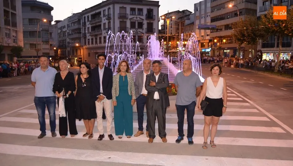 Inauguración de la fuente de la Plaza de España