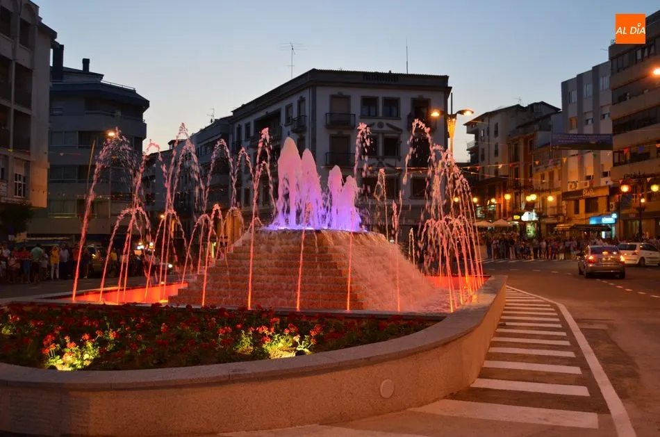 Foto 7 - La fuente de La Corredera lava la cara a la plaza m&aacute;s c&eacute;ntrica y con m&aacute;s paso de B&eacute;jar  