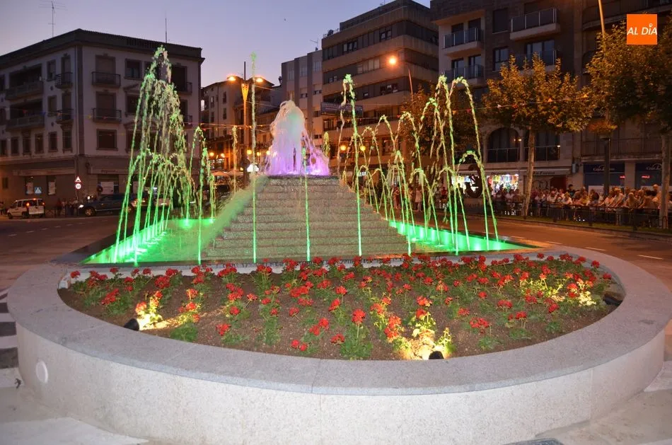 Foto 3 - La fuente de La Corredera lava la cara a la plaza m&aacute;s c&eacute;ntrica y con m&aacute;s paso de B&eacute;jar  
