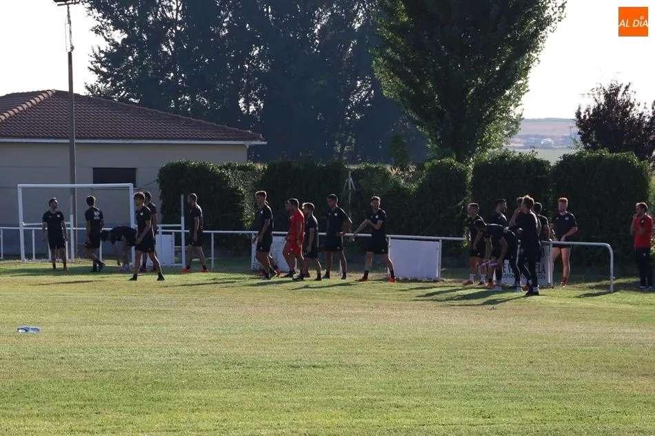 Foto 3 - Unionistas CF recibe el aliento de su afici&oacute;n de Las Villas