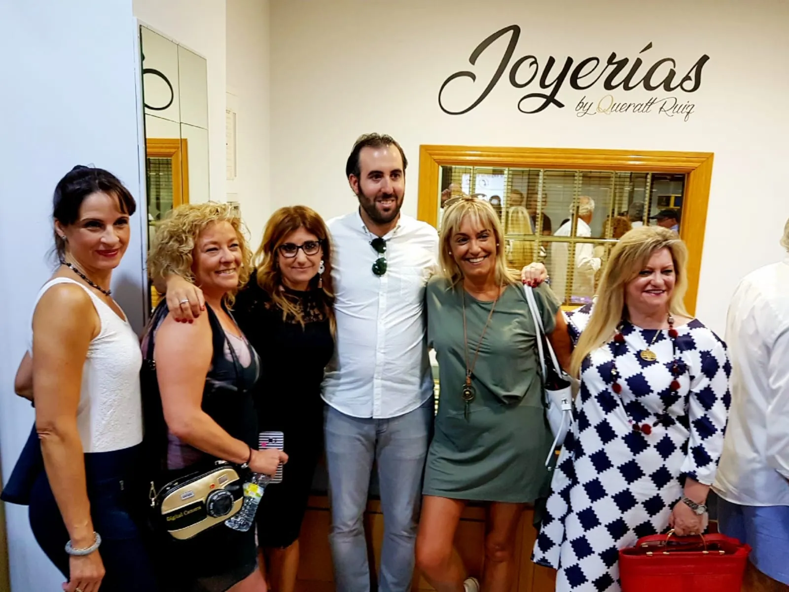 Foto 11 - Joyer&iacute;as by Queralt Ruiz abre franquicia en la Avenida de Comuneros, 42