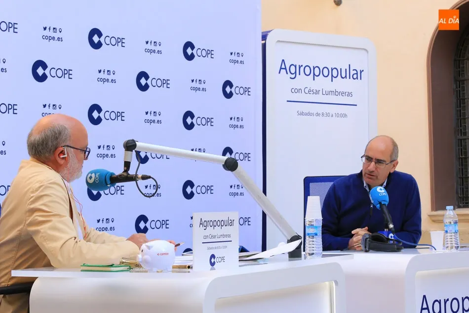 Foto 2 - Iglesias resalta&nbsp;&ldquo;el valor de la feria para mostrar la esencia y modernidad del sector...