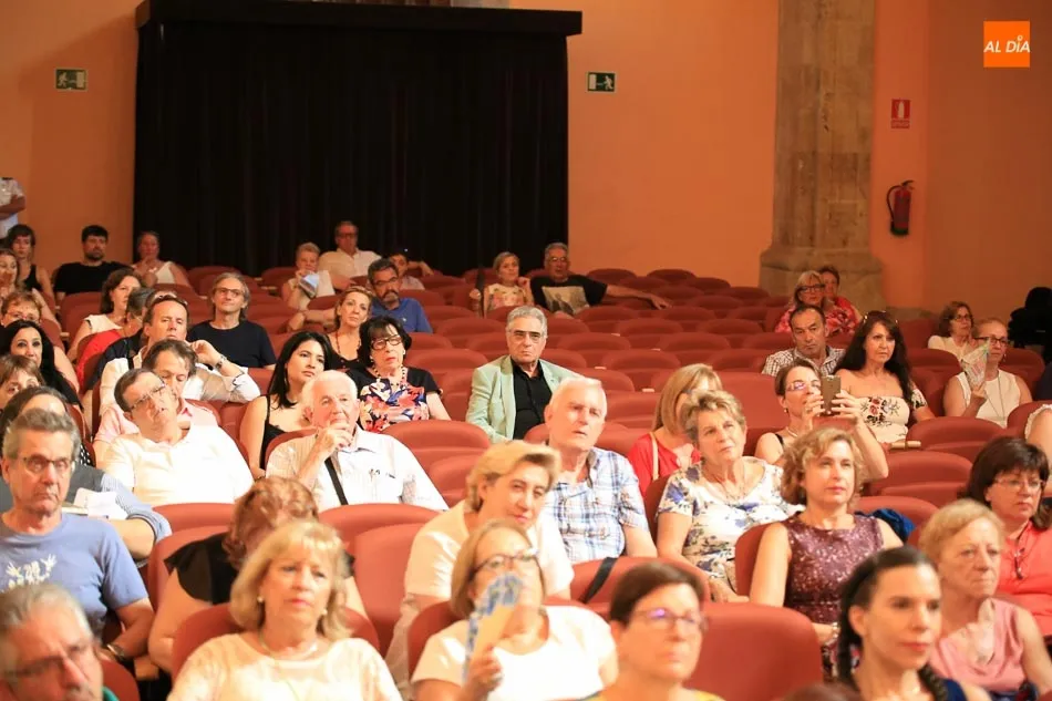 Foto 5 - M&aacute;s de 50 autores ponen fin al XIX Encuentro de Poetas en Red en el auditorio San Blas  