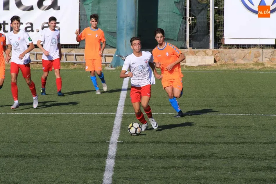 Foto 11 - El Santa Marta DH se estrena ante el Rayo Majadahonda (1-0) con una victoria a base de esfuerzo