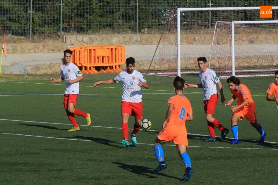 Foto 7 - El Santa Marta DH se estrena ante el Rayo Majadahonda (1-0) con una victoria a base de esfuerzo