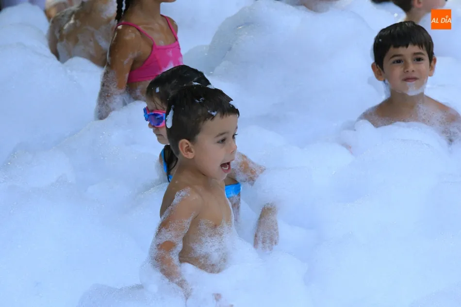 Foto 10 - Los ni&ntilde;os de Comuneros y Alto del Rollo, protagonistas en el s&aacute;bado de fiestas  