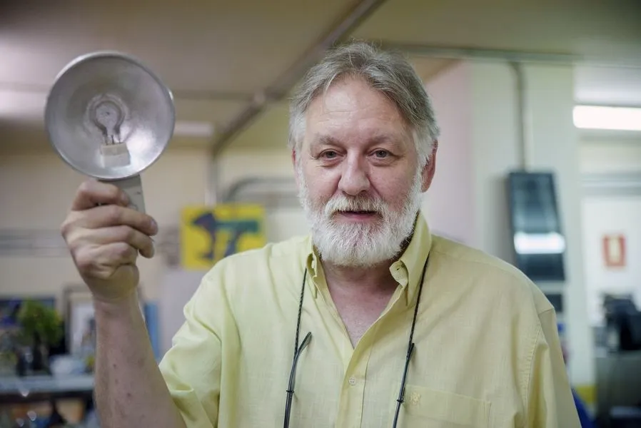 El poeta Luis Felipe Comendador. Fotos: Carmen Borrego