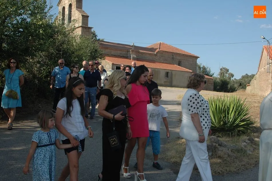 Foto 8 - La Virgen del Rosario tiene en Gema de Yeltes su rosca y los ni&ntilde;os los carretones  