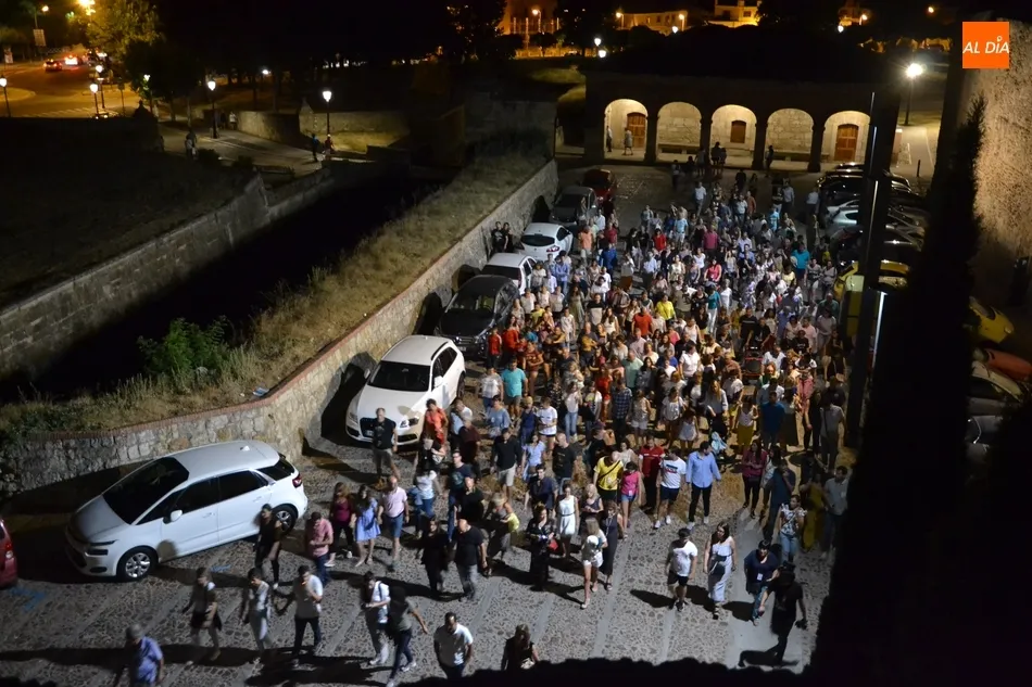 La Ruta de los Malditos 2 estrena personajes ante más de 200 personas en una calurosa velada  