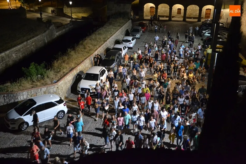 Foto 10 - La Ruta de los Malditos 2 estrena personajes ante m&aacute;s de 200 personas en una calurosa velada  