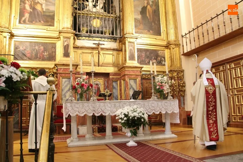 Foto 8 - El cardenal Ricardo Bl&aacute;zquez visita Alba de Tormes por el A&ntilde;o Jubilar Teresiano