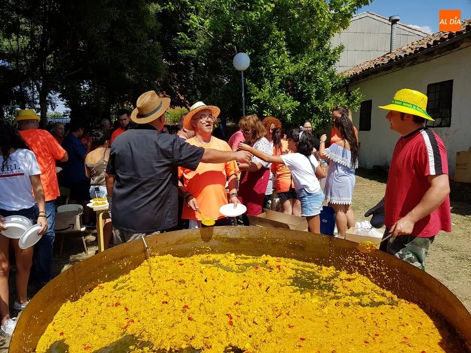 Foto 11 - Concurrida paella para cerrar los festejos