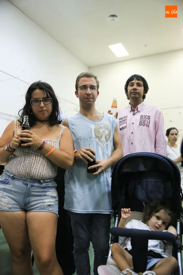 Foto 7 - Los vecinos de Comuneros-Alto del Rollo homenajean a la Universidad en su VIII Centenario