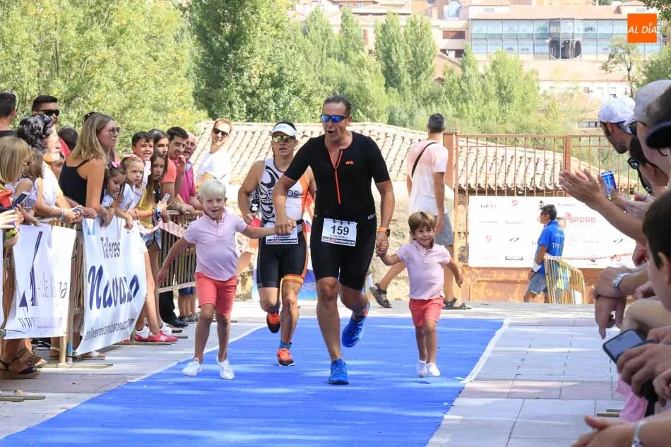 Foto 3 - Miguel Risco y Esther G&oacute;mez se imponen en el Triatl&oacute;n Veracruz