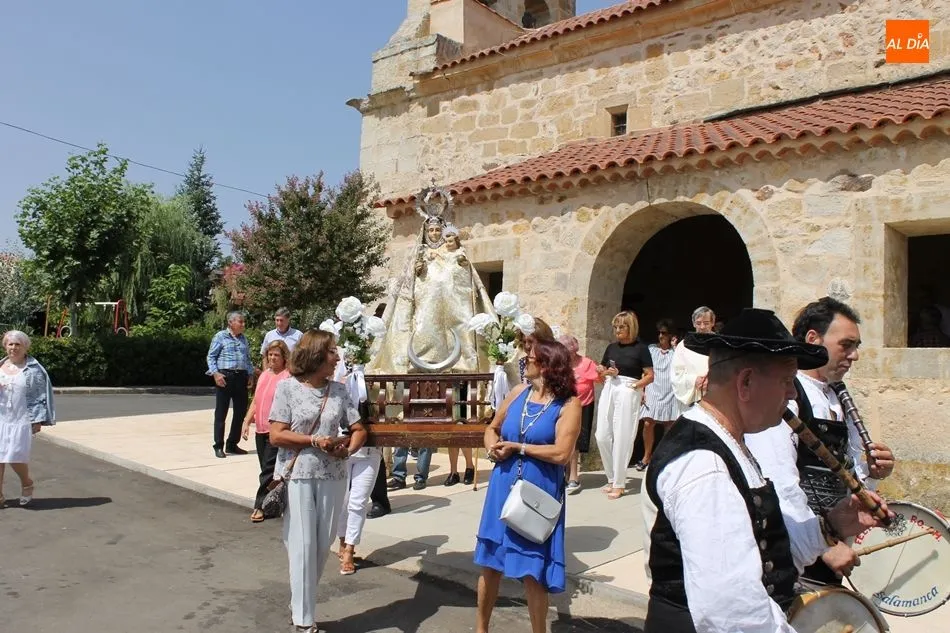 Procesión de Nuestra Señora del Castillo en Carrascal de Velambelez