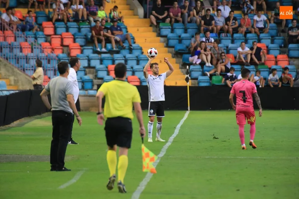 Foto 9 - El Salamanca UDS domina, pero la falta de punter&iacute;a evita su primer triunfo (0-0)