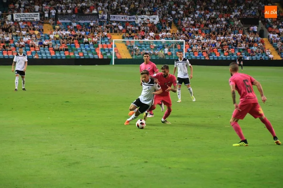 Foto 5 - El Salamanca UDS domina, pero la falta de punter&iacute;a evita su primer triunfo (0-0)