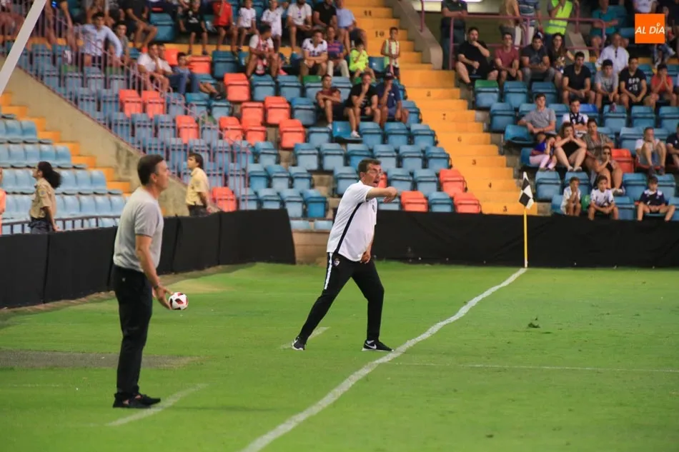 Foto 4 - El Salamanca UDS domina, pero la falta de punter&iacute;a evita su primer triunfo (0-0)