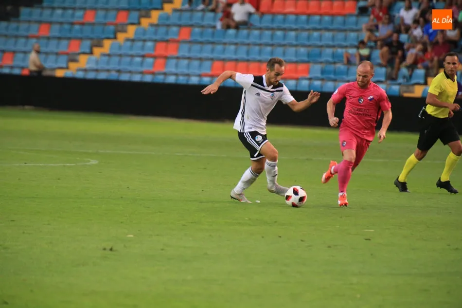 Foto 10 - El Salamanca UDS domina, pero la falta de punter&iacute;a evita su primer triunfo (0-0)