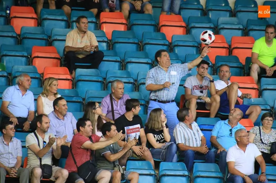 Foto 8 - El Salamanca UDS domina, pero la falta de punter&iacute;a evita su primer triunfo (0-0)