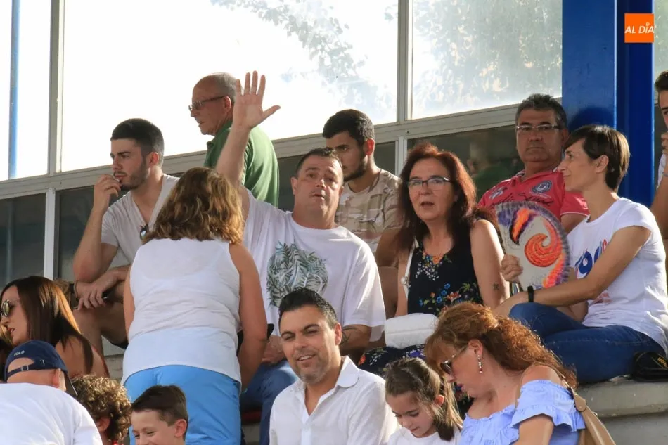 Foto 6 - Un Santa Marta matagigantes tumba al Astorga en su estreno en casa (1-0)