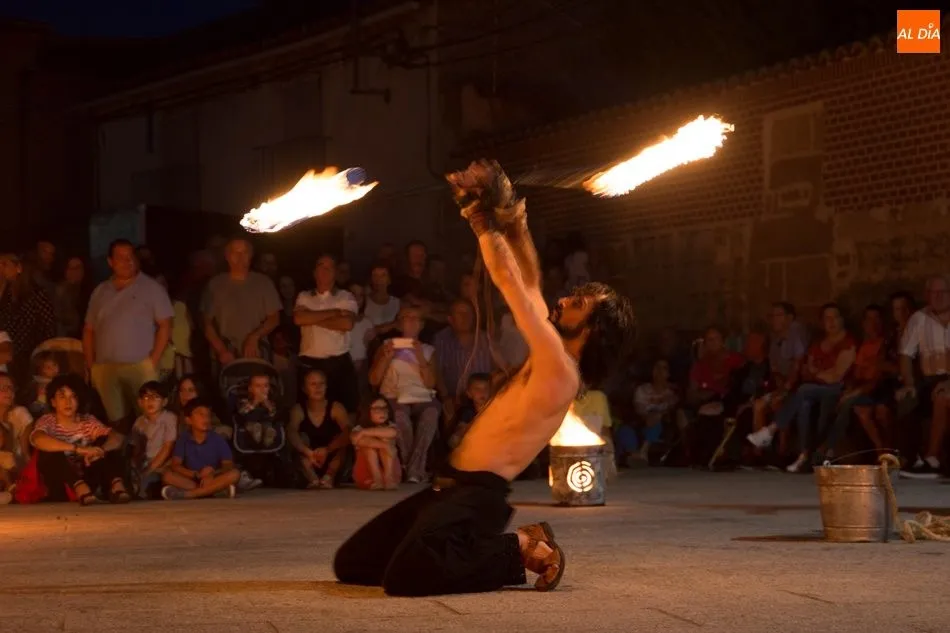 Foto 4 - El fuego y la danza contin&uacute;an la Semana Cultural