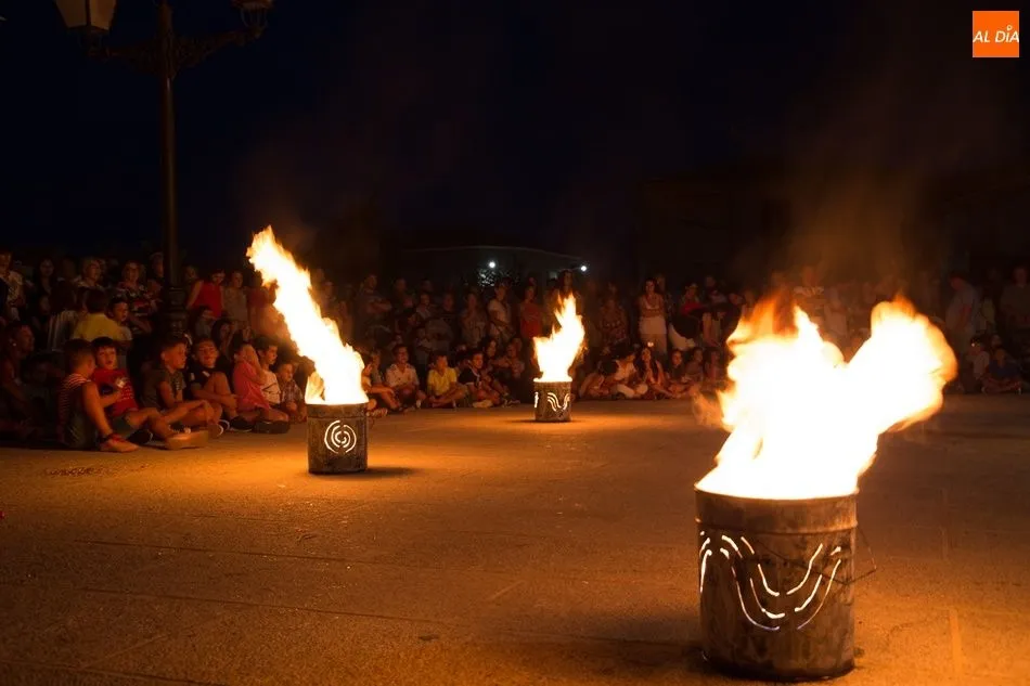 Foto 2 - El fuego y la danza contin&uacute;an la Semana Cultural