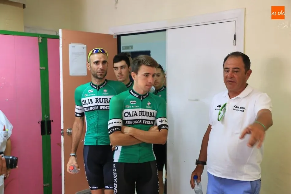 Foto 10 - La cara solidaria del ciclismo se muestra en el Hospital Cl&iacute;nico