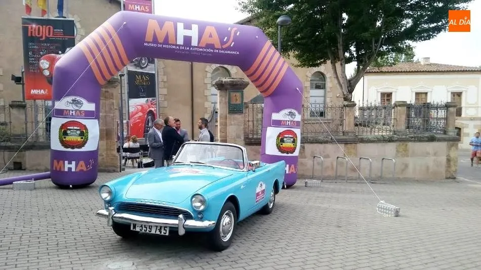 Foto 2 - Una caravana de 25 veh&iacute;culos cl&aacute;sicos conmemorar&aacute; el VIII Centenario de la Universidad