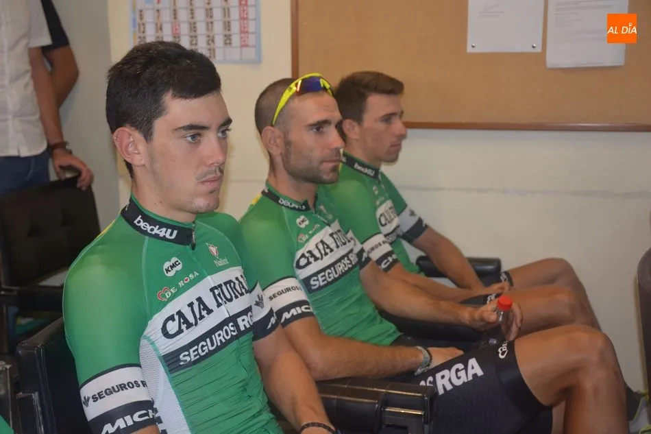 Foto 7 - La cara solidaria del ciclismo se muestra en el Hospital Cl&iacute;nico