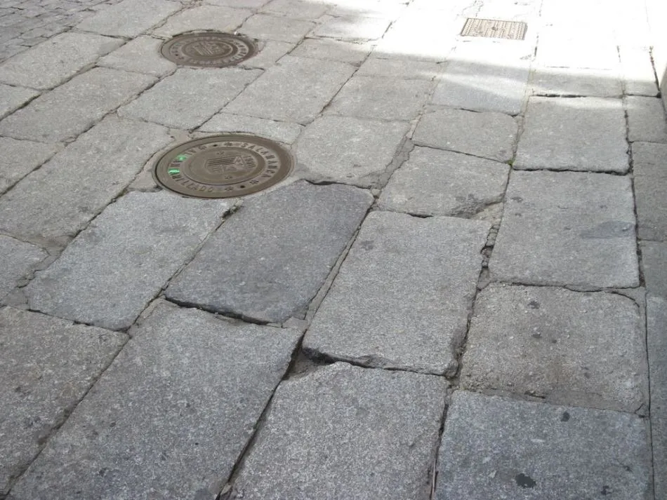 Foto 9 - Solicitan la reforma del enlosado de varias calles peatonales por su deterioro