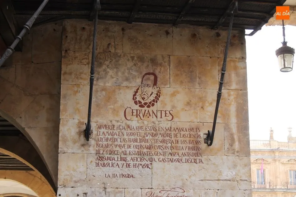 Foto 4 - Salamanca homenajea a Miguel de Cervantes con una inscripci&oacute;n en la plaza del Corrillo