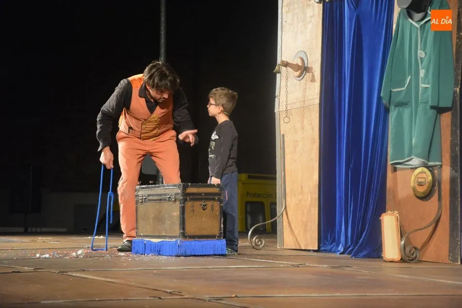 Foto 11 - Circo, magia y teatro gestual con &lsquo;WooW&rsquo; en Volatiritormes