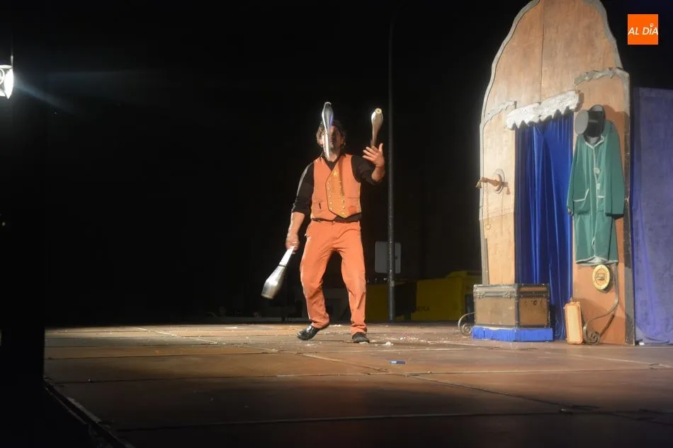 Foto 5 - Circo, magia y teatro gestual con &lsquo;WooW&rsquo; en Volatiritormes