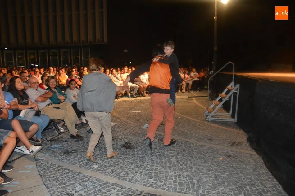 Foto 3 - Circo, magia y teatro gestual con &lsquo;WooW&rsquo; en Volatiritormes